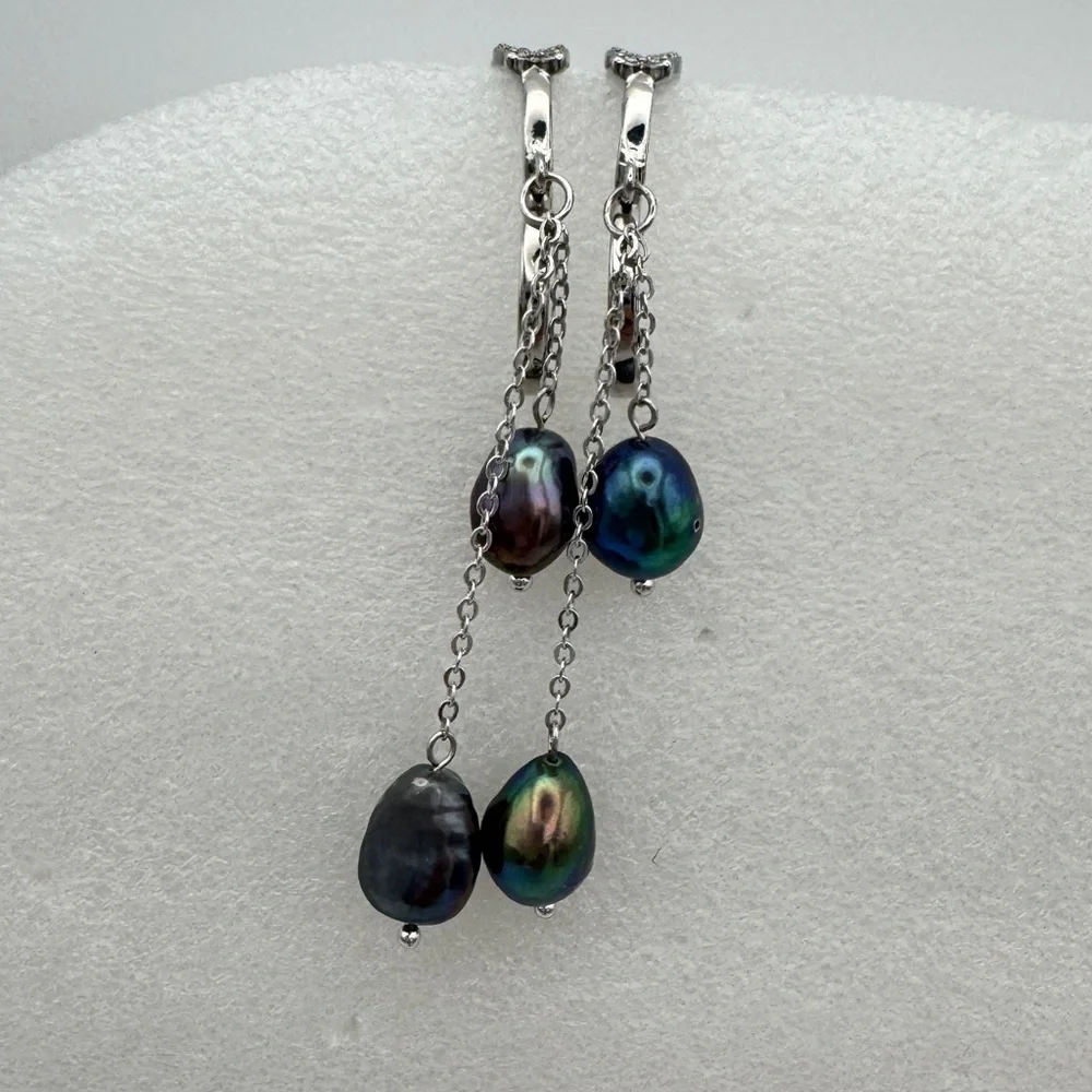 Reposhing Real Authentic fresh water pearls dangle with huggie